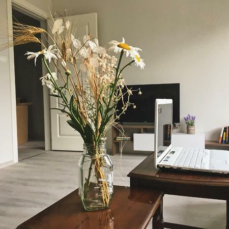 Azzurro Apartment - Ideal For Your Seaside Escape In Burgas Esterno foto