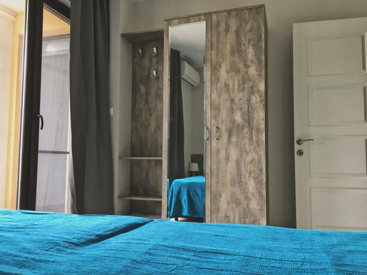 Azzurro Apartment - Ideal For Your Seaside Escape In Burgas Esterno foto