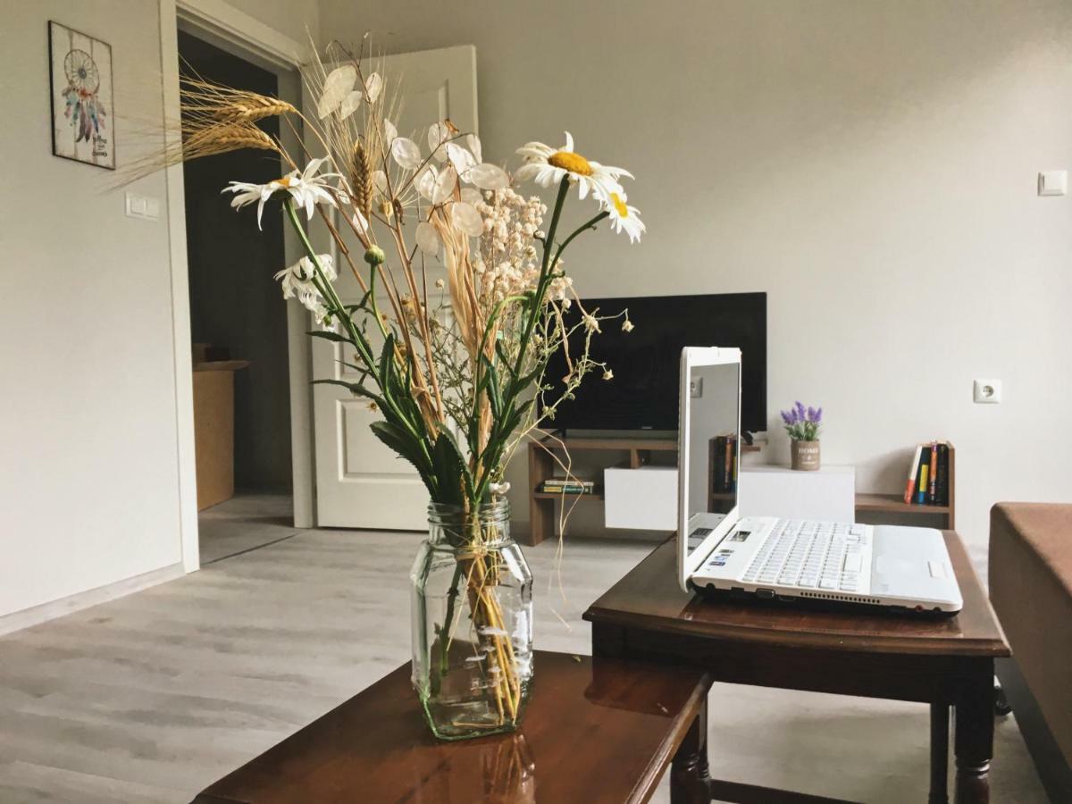 Azzurro Apartment - Ideal For Your Seaside Escape In Burgas Esterno foto