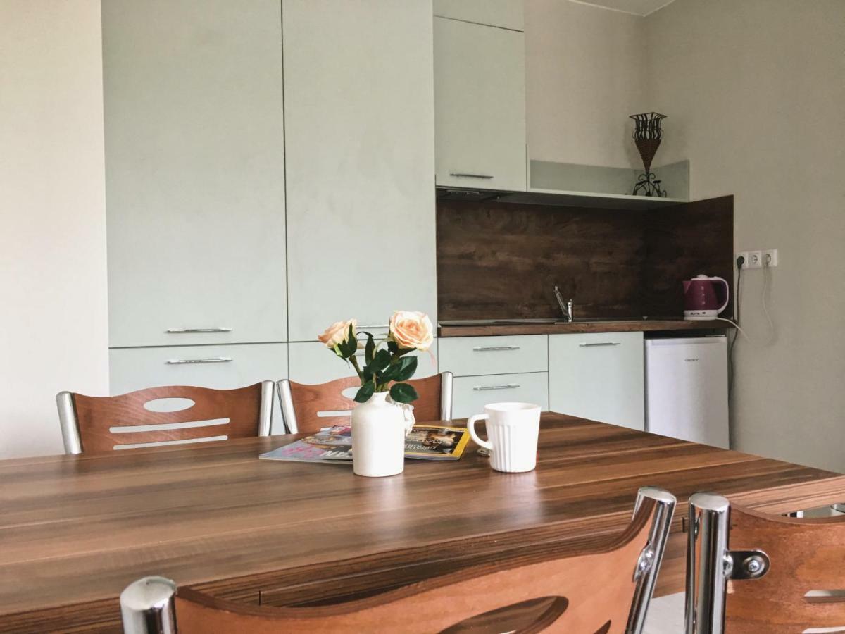 Azzurro Apartment - Ideal For Your Seaside Escape In Burgas Esterno foto
