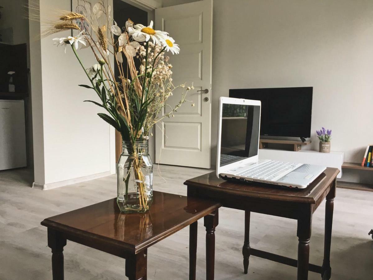 Azzurro Apartment - Ideal For Your Seaside Escape In Burgas Esterno foto