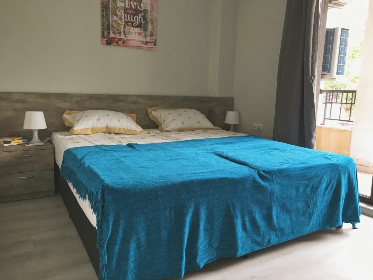 Azzurro Apartment - Ideal For Your Seaside Escape In Burgas Esterno foto